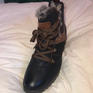 NWT in box winter boots